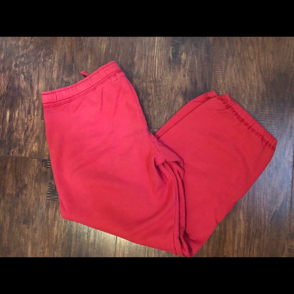 Red Abercrombie sweatpant capris
